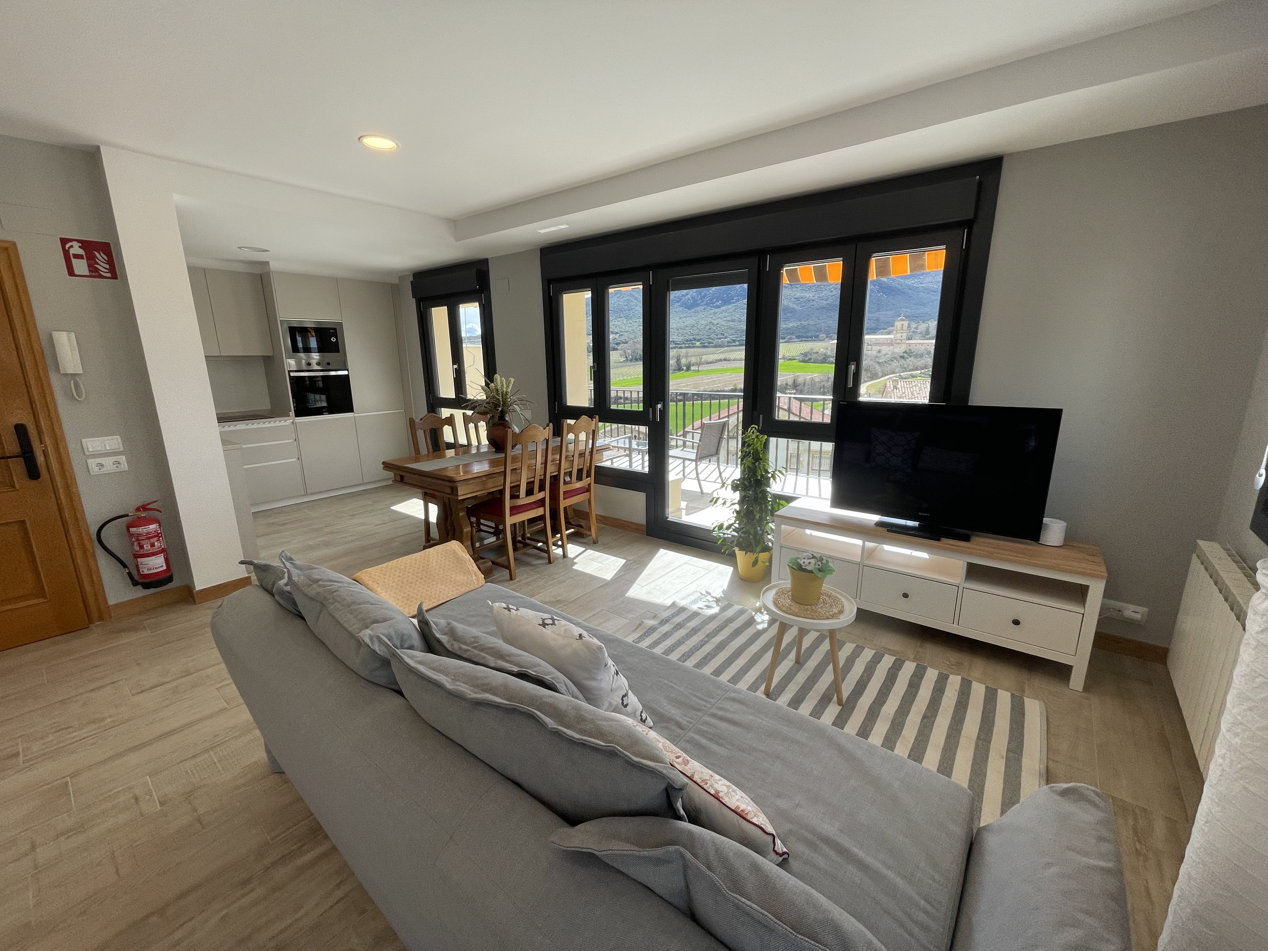 Apartamentos Montejurra - Ayegui - foto 1