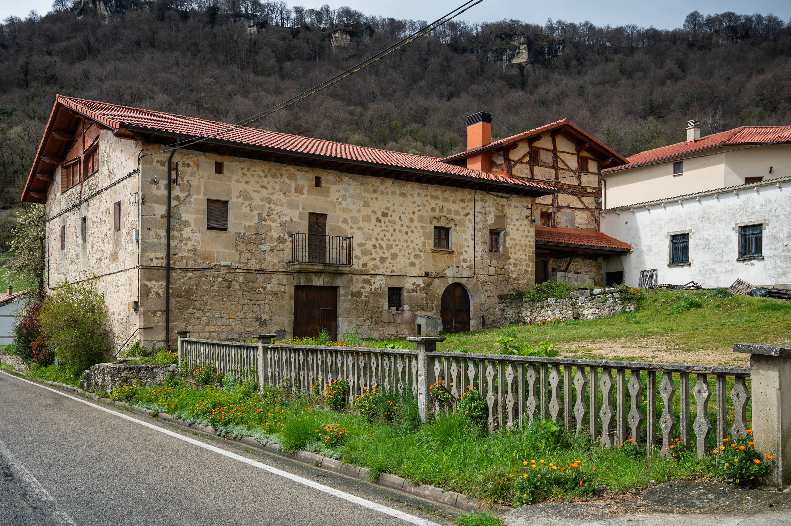 Un pueblo entre dos grandes sierras navarras