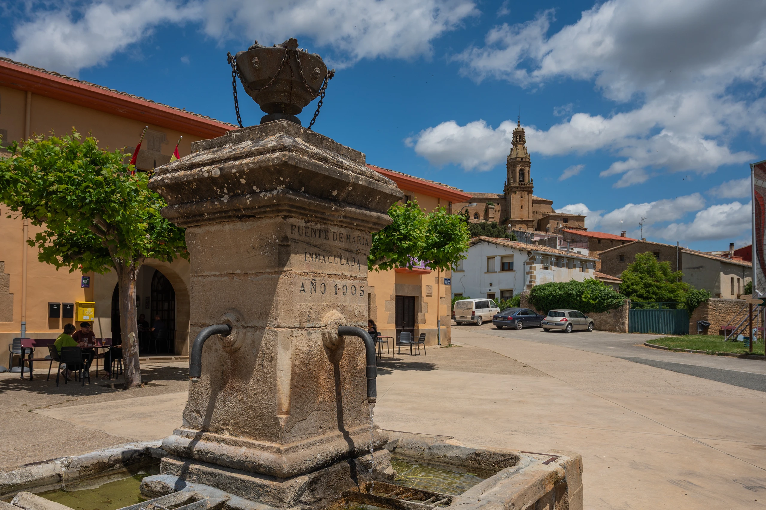 Un pueblo con dos barrios