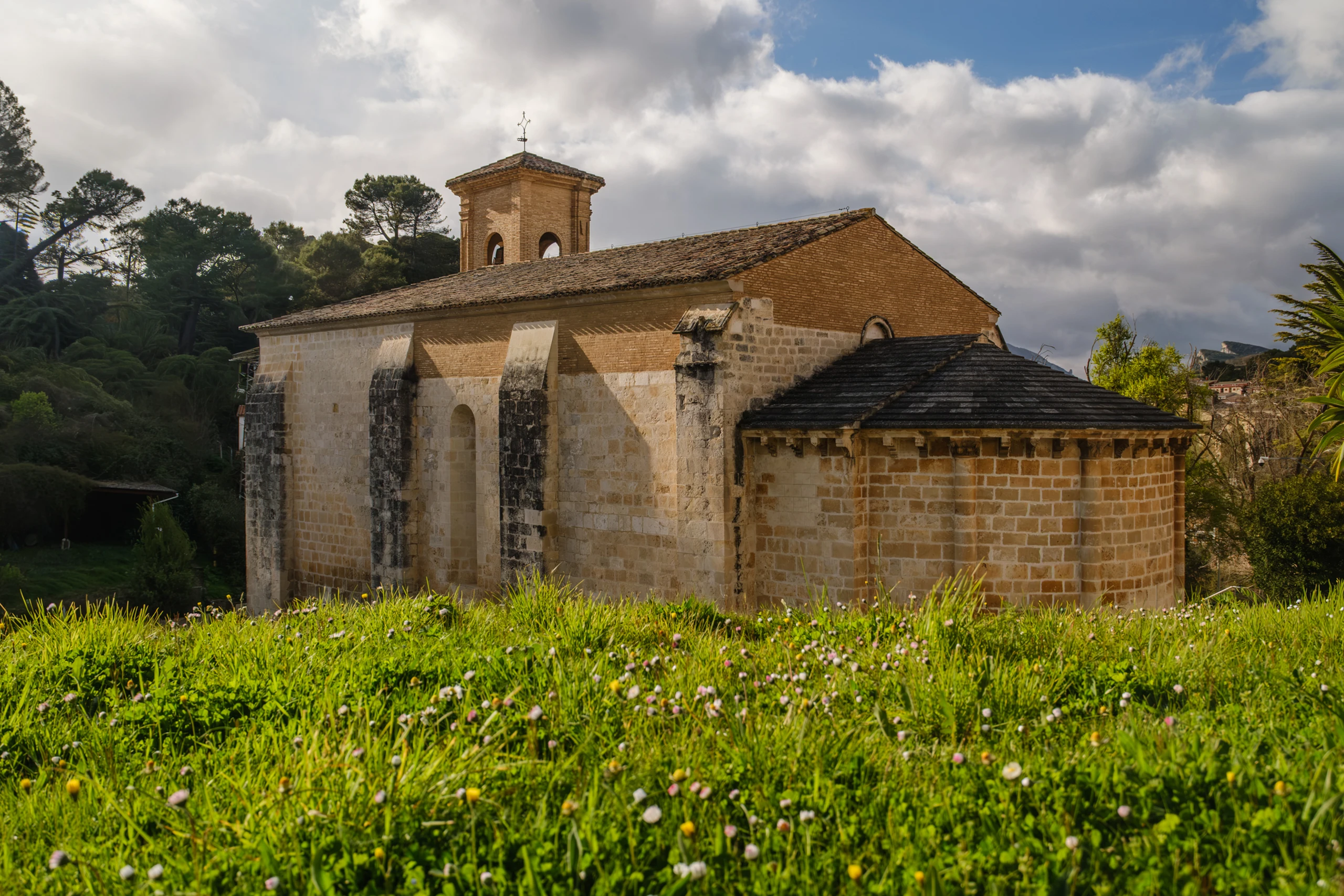 Iglesia de Santa Mar&iacute;a Jus del Castillo